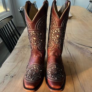 Women’s Seven Star Square Toe Boots